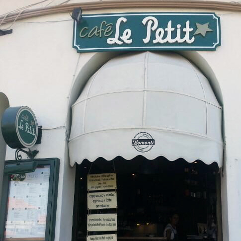 Cafe Le Petit