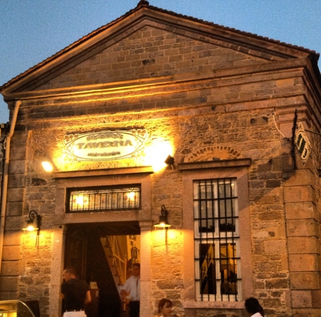 Moshos Taverna