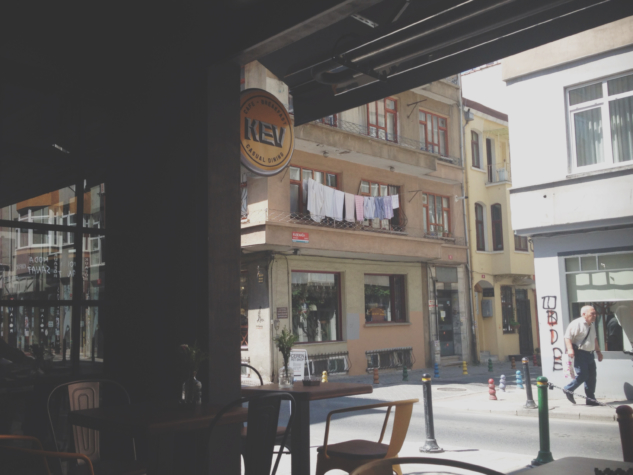 sokaklar – badem alti