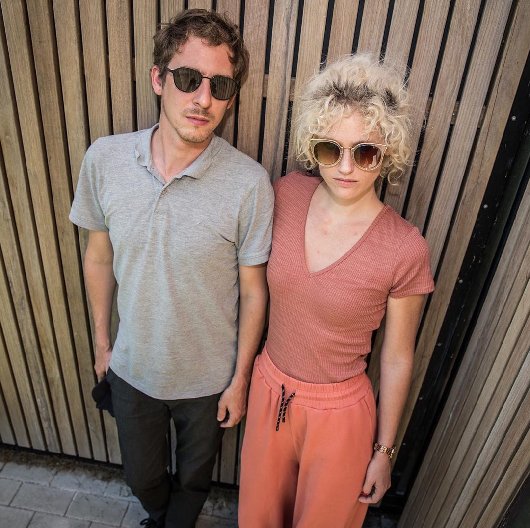 SX: Melankolik Ama Melodik Indie-Pop Müzik Grubu • theMagger