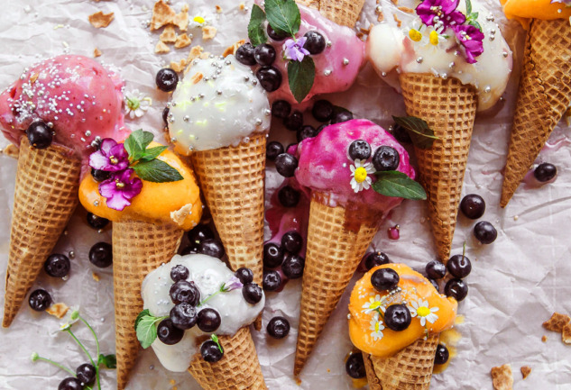 Dondurma: En Sevilen Yaz Ferahlatıcısı Hakkında Her Şey