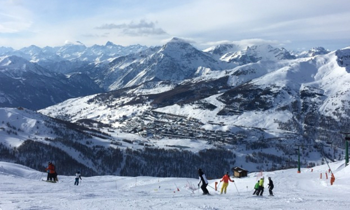 Mount Banchetta'dan Sestriere'nin Görüntüsü