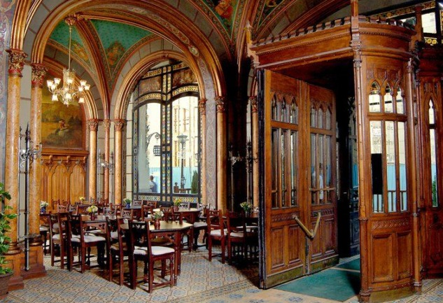 Caru' cu bere: Bükreş'in Tarihine Tanıklık Eden Restoran