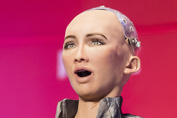 Sophia: Dünyanın İlk Robot Vatandaşı Mercek Altında