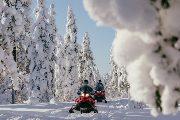 winter-snow-nature-outdoors-snowmobile-rovaniemi-lapland-finland-29
