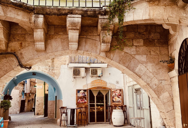 Bari: Güneydoğu İtalya’nın Sıcak Şehrinden Notlar