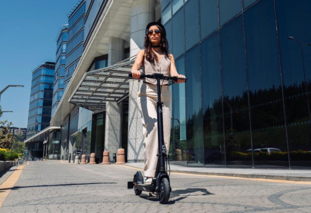 Mercedes-Benz E-Scooter: Yola Mercedes'le Devam Edin!