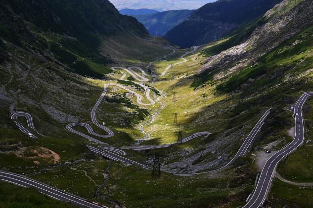 transfagarasan-photo-ionut-jula-_-dreamstime-com