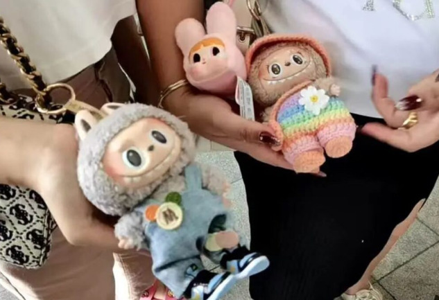 Labubu Çılgınlığı: Dişli, Tüylü ve İlgi Odağı