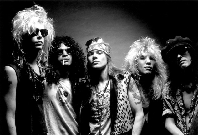 Guns N' Roses & Slashほか　38枚 Axl + Slash. Sesso, droga e Guns n'Roses : Amazon.com.tr: Kitap