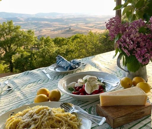 Caprese’den Mücvere: Akdeniz’de Yaz ve Gastronomi