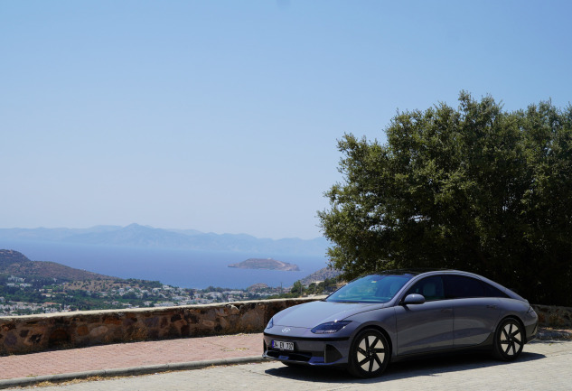 Hyundai IONIQ 6 Eşliğinde: Sessiz Bir Bodrum Günü
