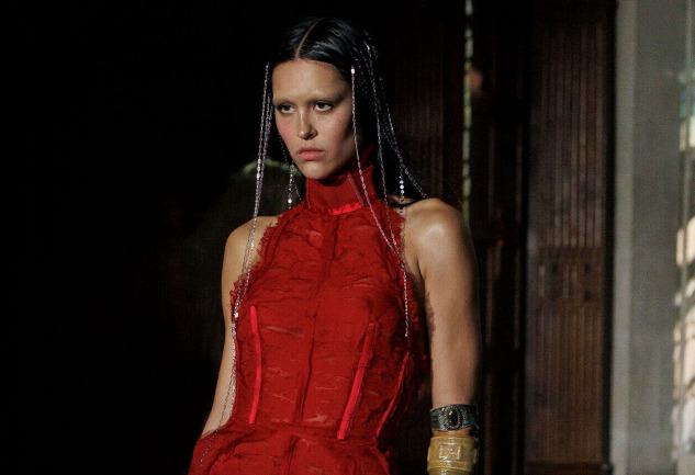 Cage of Innocence: Dilara Fındıkoğlu'ndan Gotik Bir Manifesto