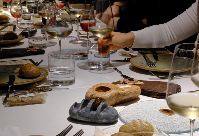A Table On Mange: Sofranın Sessiz Tılsımı