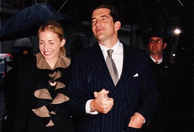 Carolyn Bessette & JFK Jr.: 90'ların İkonik Çiftinin Zamansız Kokuları