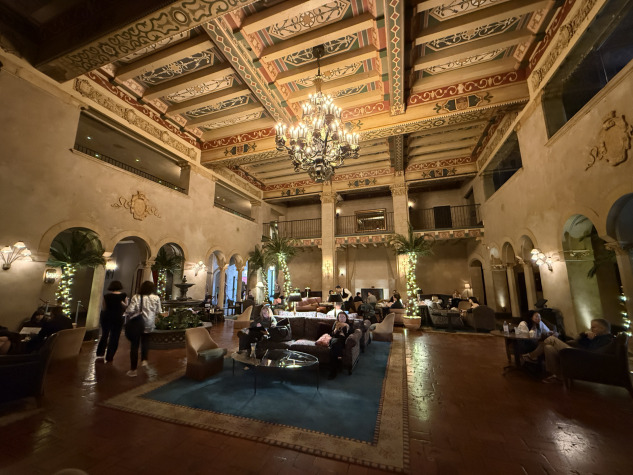 img12-hotel-lobby