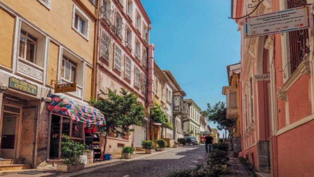 basmane-oteller-sokagi-izmir-770x433