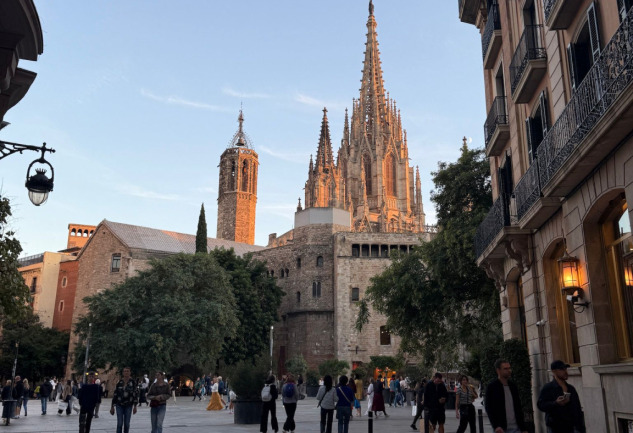 Barcelona: Dansın ve Renklerin Şehri