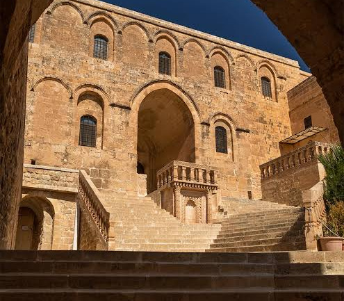 7. Mardin Bienali: Mezopotamya’da Taşın ve Gökyüzünün Diyaloğu