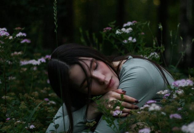 Zihnin İçinde Yaşamak: Maladaptive Daydreaming Nedir?