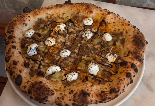 Crust&Co: Karaköy’de Samimi Bir Pizza Dükkanı