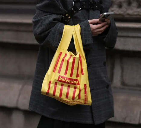 Balenciaga: Substack'in İlk Yüksek Moda Dünyası İş birlikçisi