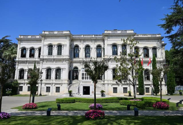 Yıldız Sarayı: Bir Padişahın İzinde, Osmanlı’nın Son Yüzyılı